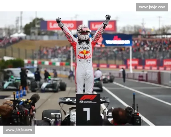 告别时代，维斯塔潘公开表达对车队管理的不满，未来去向成谜