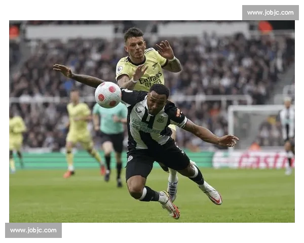 纽卡斯尔联新援首秀惊艳全场，球迷高呼“救世主”降临！